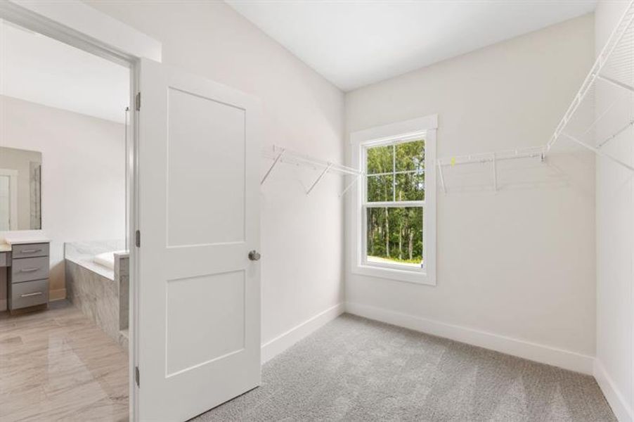 Spacious, unfurnished interior of a new home in Hillshire, Cumming (Image 24).