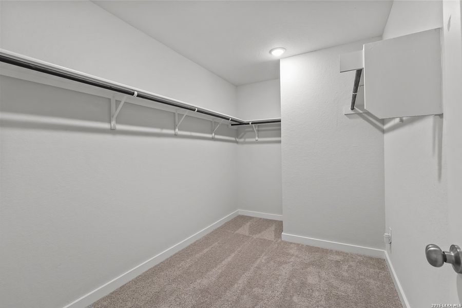Spacious, unfurnished interior of a new home in Agave, San Antonio (Image 22).