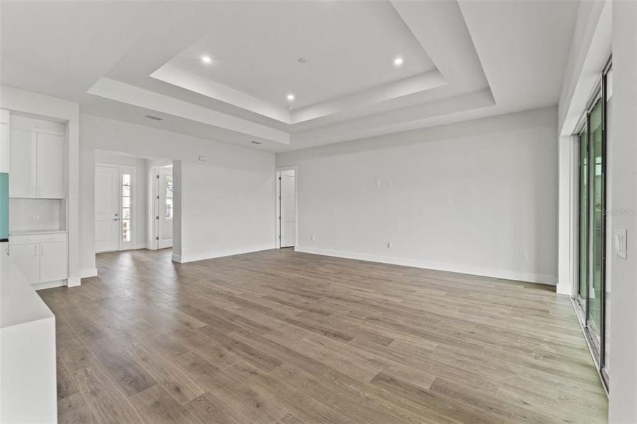 Spacious, unfurnished interior of a new home in Southern Hills Plantation, Brooksville (Image 33).