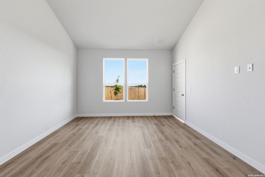 Spacious, unfurnished interior of a new home in Talley Fields, San Antonio (Image 40).