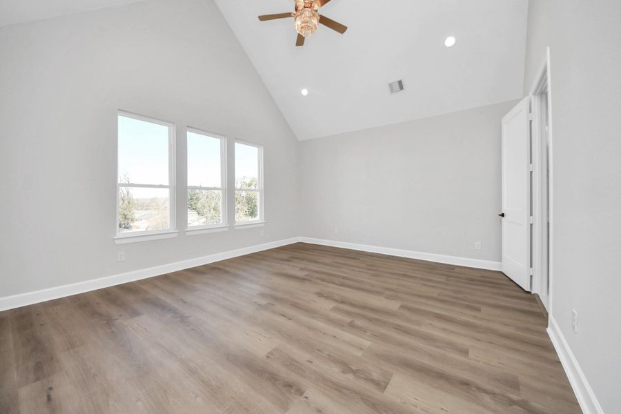 Spacious, unfurnished interior of a new home in , Houston (Image 20).