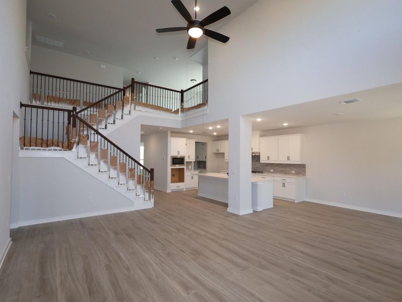 Spacious, unfurnished interior of a new home in Edgewood, Leander (Image 33).