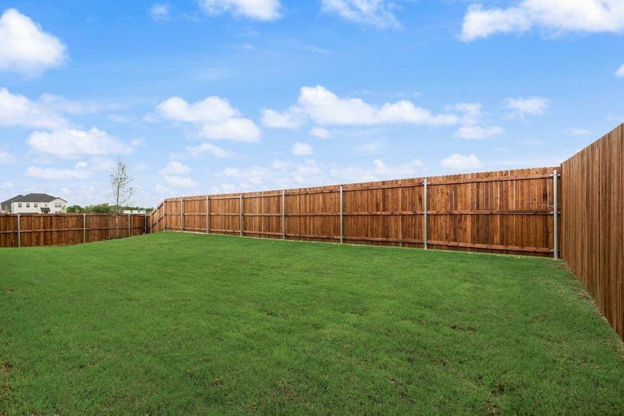 Exterior details and patio area of a home in Sutton Fields, Celina (Image 24).