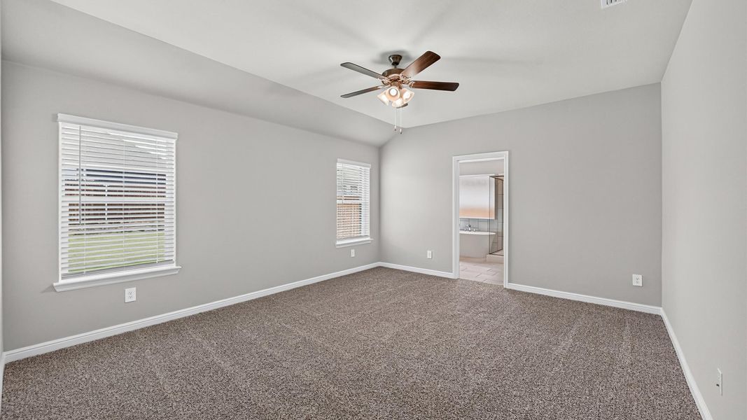 Representative unfurnished interior of a home built from the Emory by D.R. Horton in Lakeview Pointe, Midlothian (Image 20).