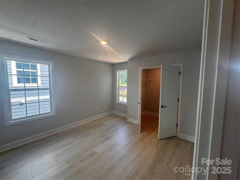 Spacious, unfurnished interior of a new home in Pine Trace, Gastonia (Image 24). Spacious, unfurnished interior of a new home in Pine Trace, Gastonia (Image 24).