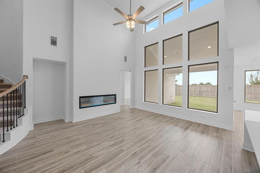 Representative image. Features, specifications, selections and colors may vary. Representative image. Features, specifications, selections and colors may vary.