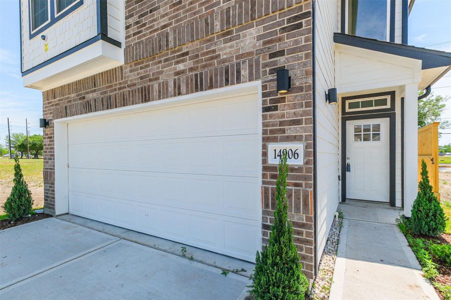 Exterior details and patio area of a home in , Houston (Image 4).