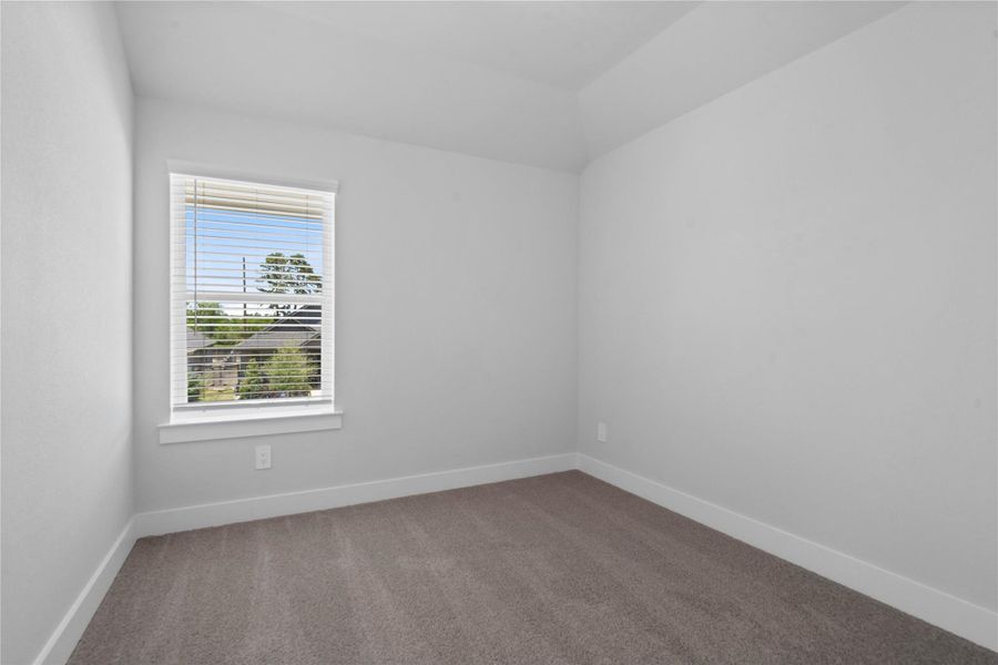 Spacious, unfurnished interior of a new home in Sorella, Tomball (Image 23).