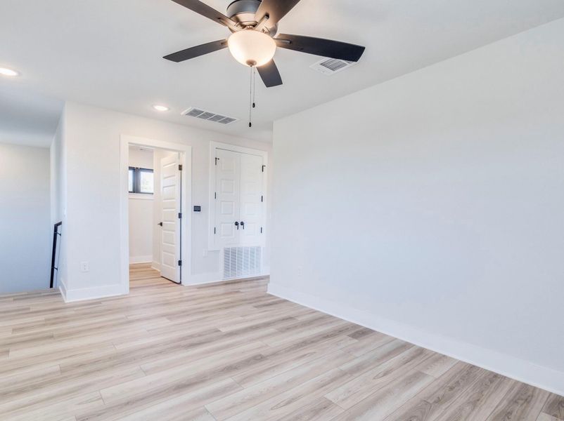 Spacious, unfurnished interior of a new home in , Austin (Image 15).