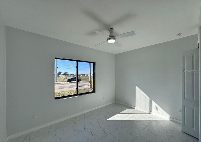 Spacious, unfurnished interior of a new home in , Cape Coral (Image 20).