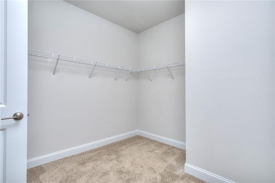 Spacious, unfurnished interior of a new home in , Homer (Image 28).