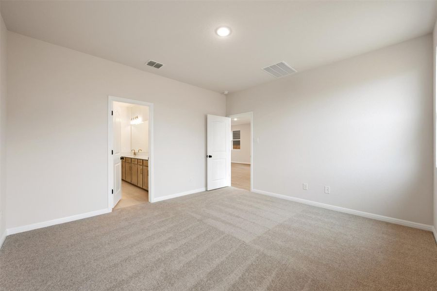 Spacious, unfurnished interior of a new home in Patterson Ranch, Georgetown (Image 20).
