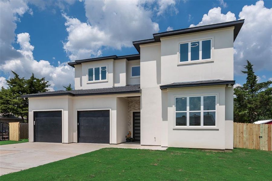 Front exterior of a new home in , Waxahachie, TX, highlighting curb appeal (Image 18).