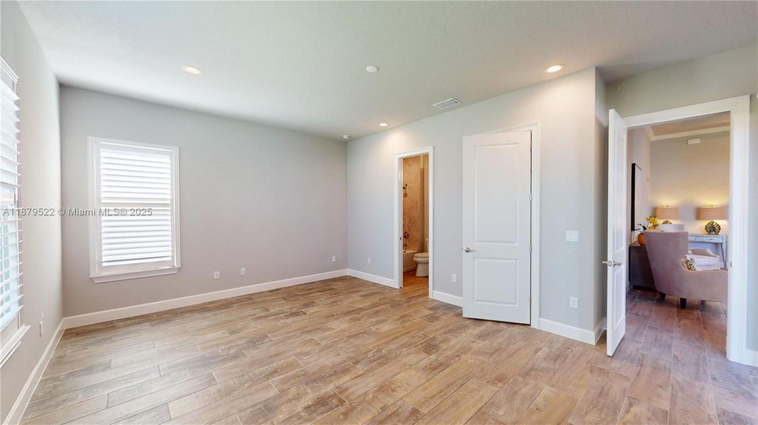 Spacious, unfurnished interior of a new home in , Ormond Beach (Image 33).