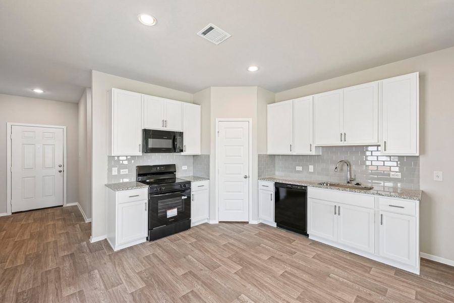Furnished interior view inside a new home in Cascade, Liberty Hill (Image 7).