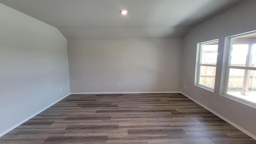 Spacious, unfurnished interior of a new home in Longhorn Estates, Fort Worth (Image 12).