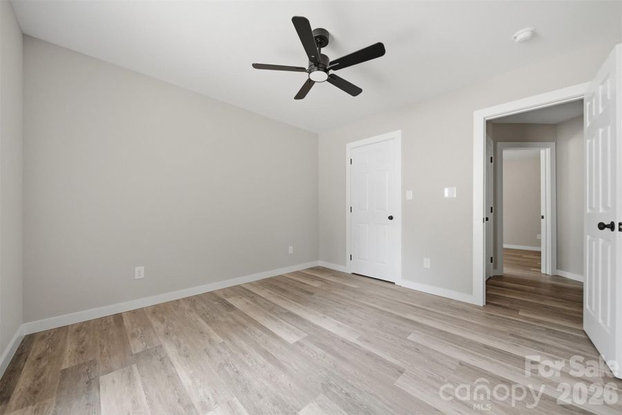 Spacious, unfurnished interior of a new home in , Conover (Image 19).