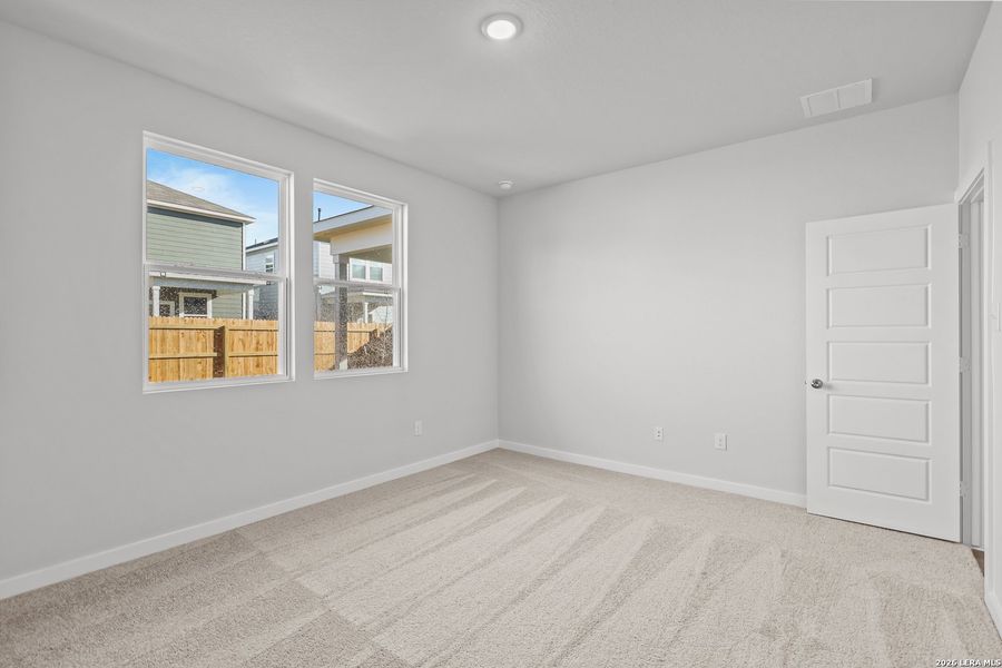 Spacious, unfurnished interior of a new home in Summerlin, San Antonio (Image 25).