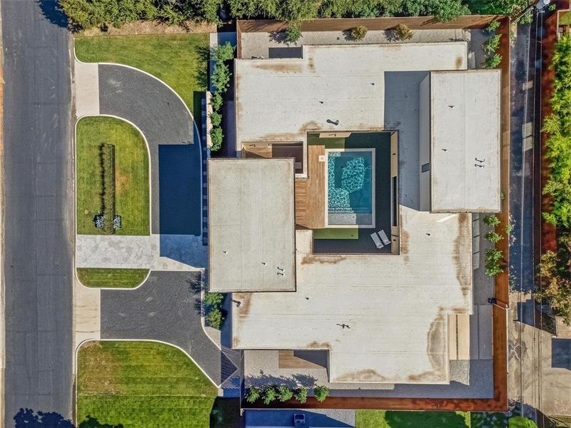 Image 33 of a home in .