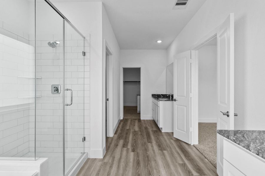 Furnished interior view inside a new home in Riverside Estates, Mont Belvieu (Image 14).