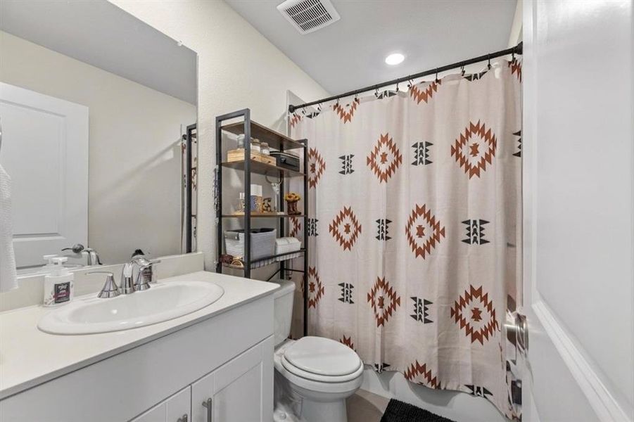 Furnished interior view inside a new home in Lakehaven - Signature Series, Farmersville (Image 14).