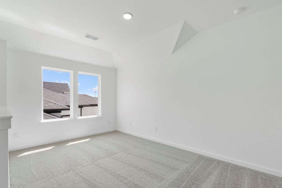 Spacious, unfurnished interior of a new home in Sienna 45', 50', Missouri City (Image 16). Spacious, unfurnished interior of a new home in Sienna 45', 50', Missouri City (Image 16).