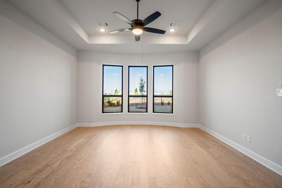 Spacious, unfurnished interior of a new home in Jordan Ranch 70' Lots, Fulshear (Image 28).