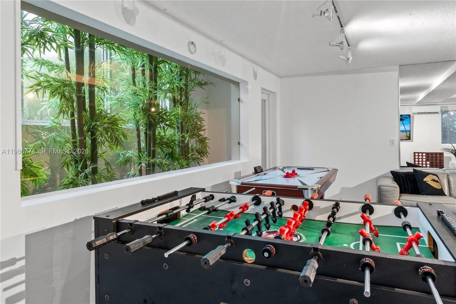 Community amenities in , Miami (Image 60).