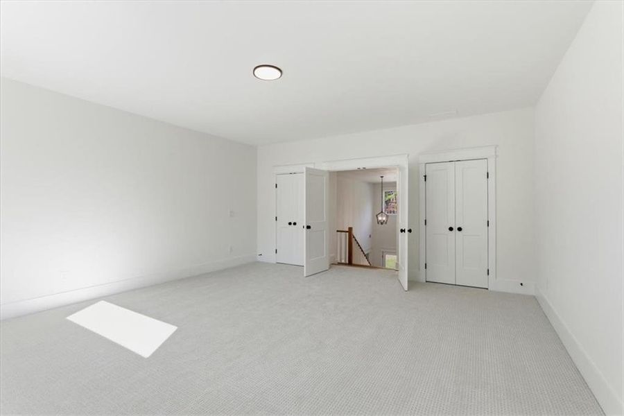 Spacious, unfurnished interior of a new home in , Waleska (Image 33).