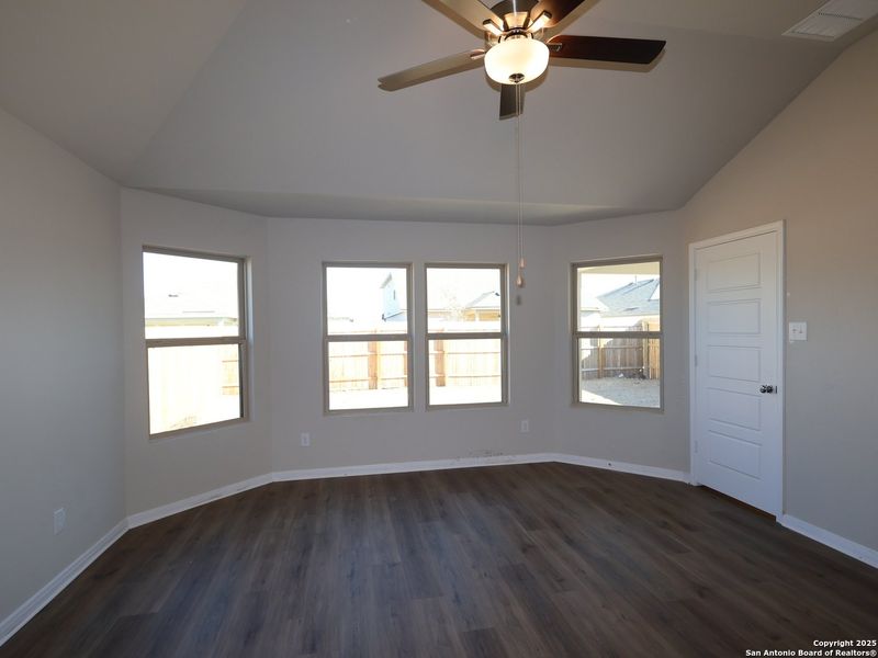 Spacious, unfurnished interior of a new home in Winding Brook, San Antonio (Image 18). Spacious, unfurnished interior of a new home in Winding Brook, San Antonio (Image 18).
