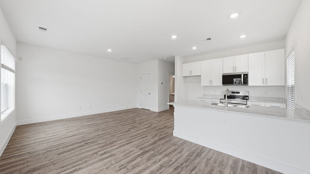 Spacious, unfurnished interior of a new home in The Arbor Townhomes, Kingsport (Image 14).