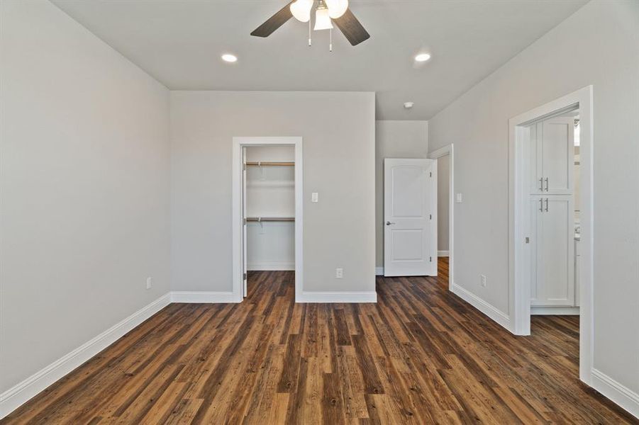 Photos shown may not represent the specific unit.