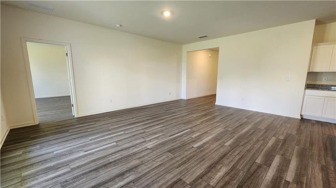Spacious, unfurnished interior of a new home in Casteel, Bethlehem (Image 9).