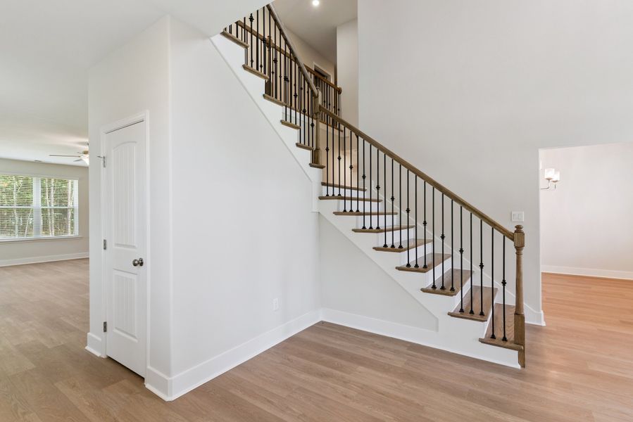 Spacious, unfurnished interior of a new home in NorthShore on the St. Marys River, Kingsland (Image 25).