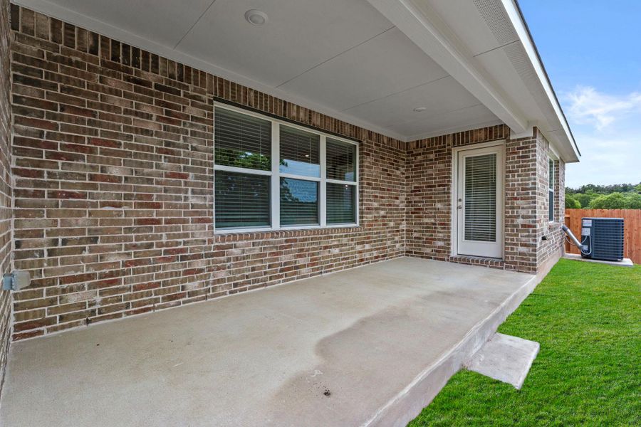 Exterior details and patio area of a home in Riverview, Georgetown (Image 3).