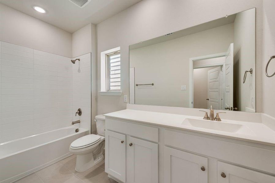 Furnished interior view inside a new home in Bayside, Rowlett (Image 9).