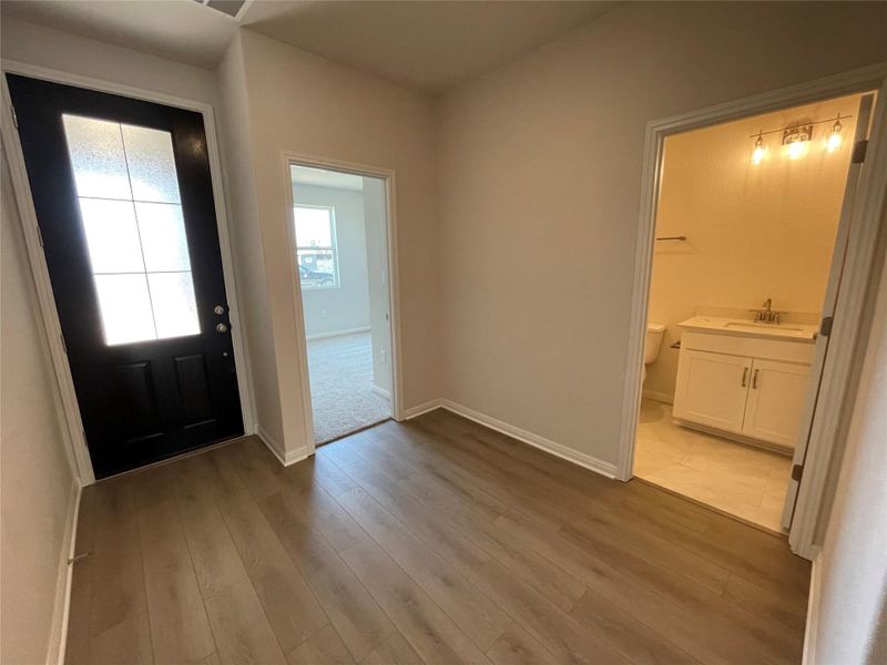 Spacious, unfurnished interior of a new home in Covered Bridge, Hutto (Image 27). Spacious, unfurnished interior of a new home in Covered Bridge, Hutto (Image 27).