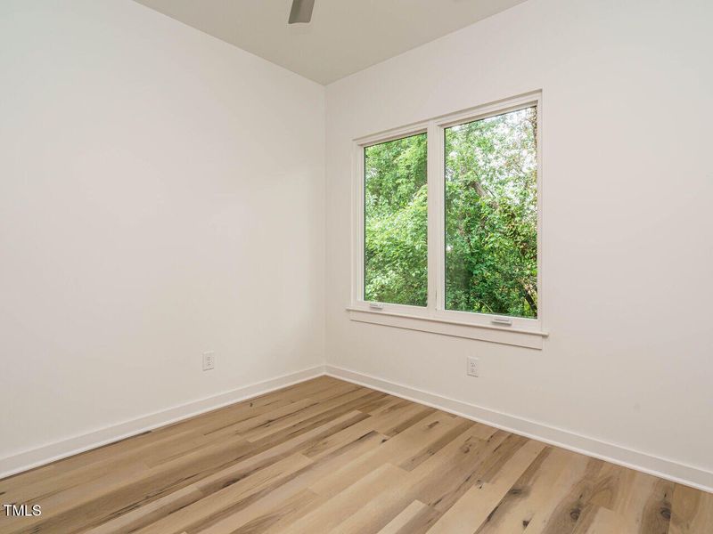 006-1280x960-bedroom