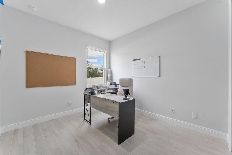Bedroom 3/Office
