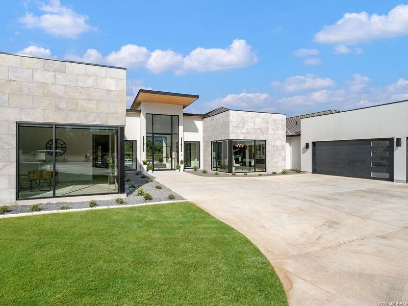 Image 71 of a home in .