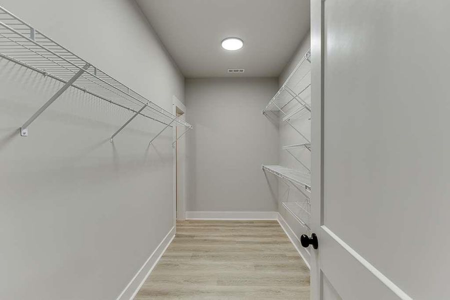 Spacious, unfurnished interior of a new home in , Jefferson (Image 16).