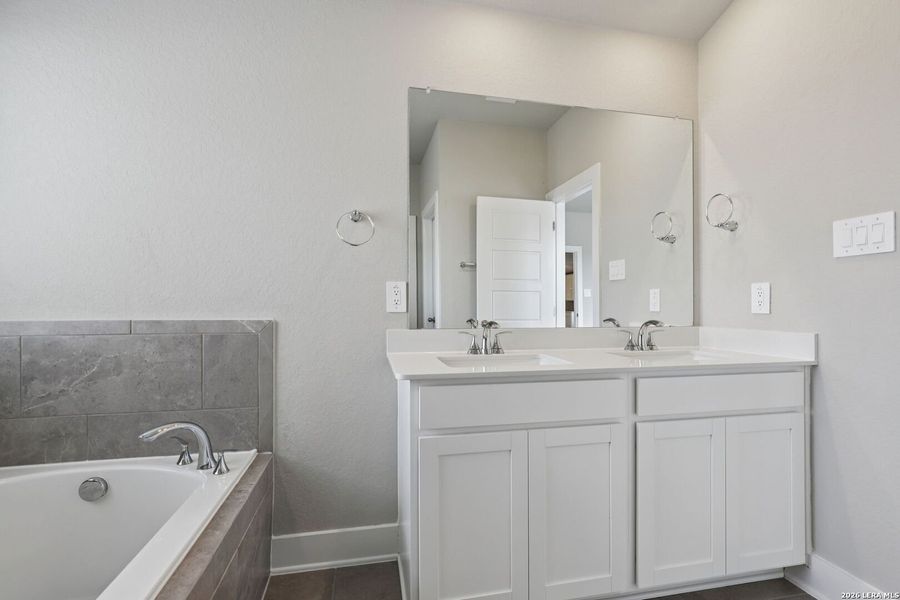 Furnished interior view inside a new home in Lark Canyon, New Braunfels (Image 18). Furnished interior view inside a new home in Lark Canyon, New Braunfels (Image 18).