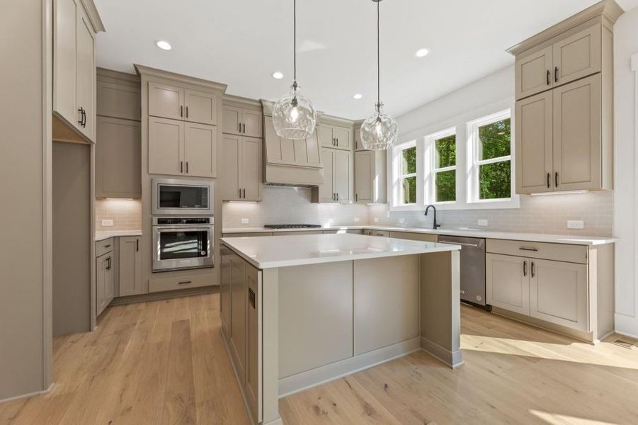 Furnished interior view inside a new home in White Post on Lake Lanier, Gainesville (Image 11).