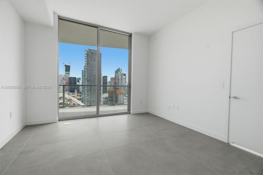 Spacious, unfurnished interior of a new home in , Miami (Image 21).