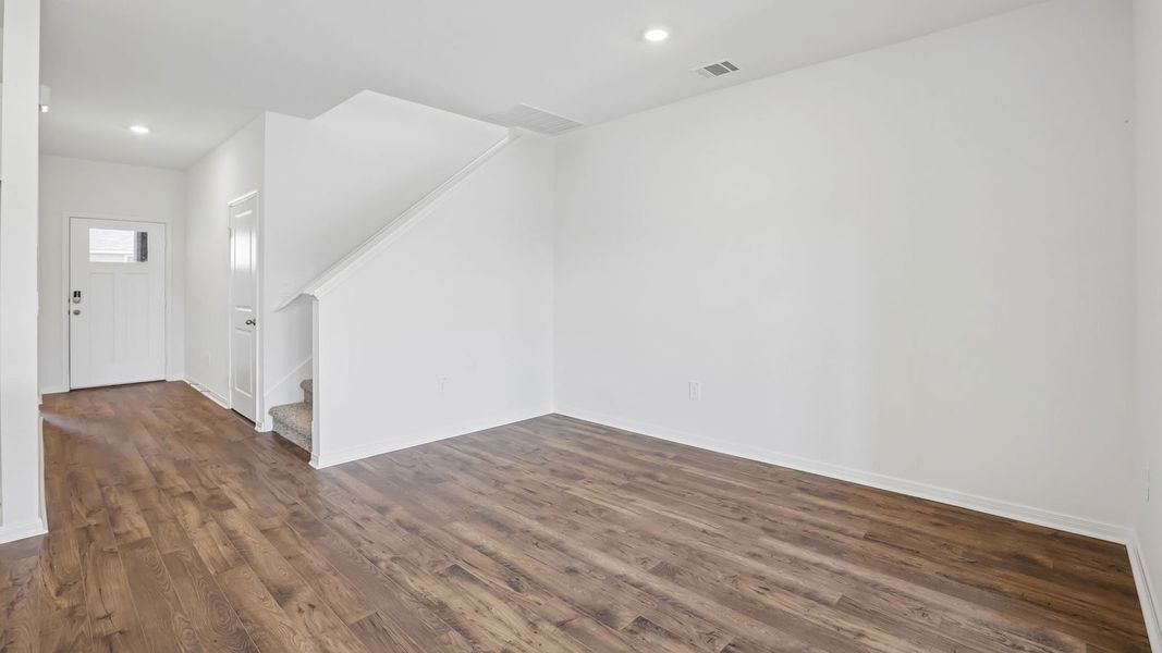 Spacious, unfurnished interior of a new home in Prairie Lakes, Buda (Image 14).