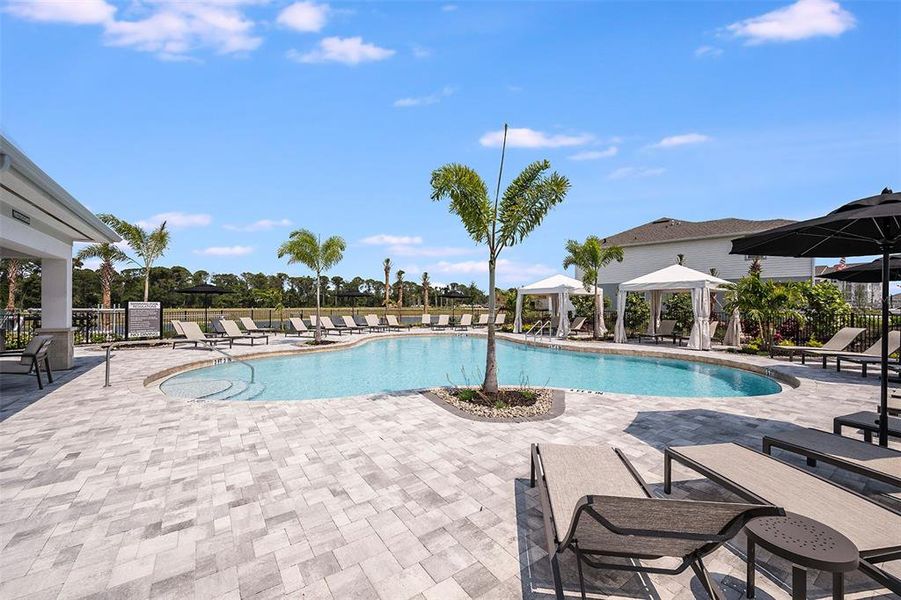 Community amenities in Vinterra Townhomes, Nokomis (Image 24).