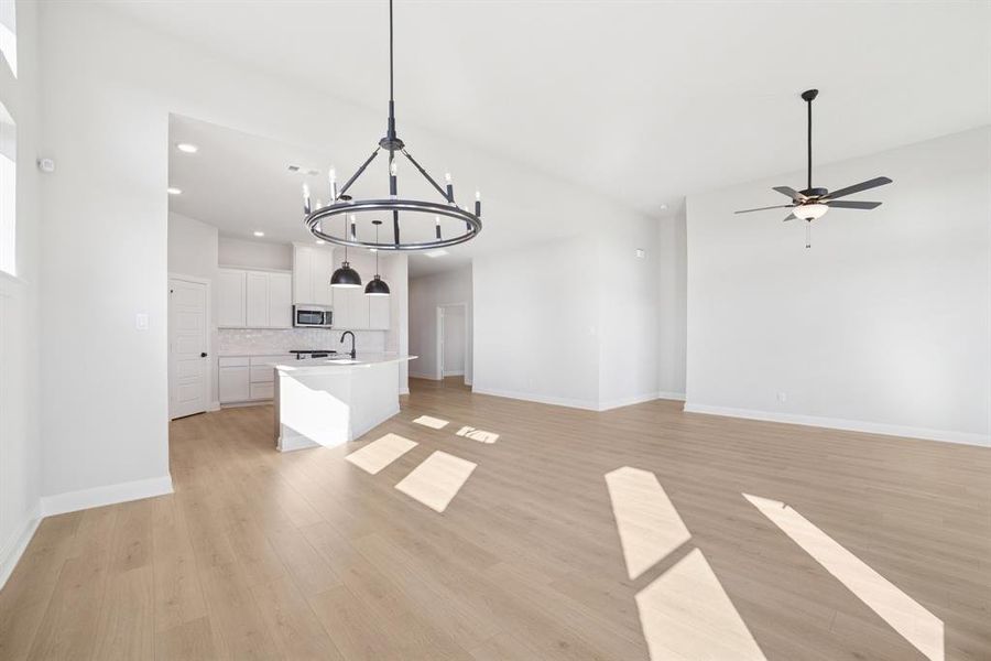 Spacious, unfurnished interior of a new home in Creekshaw – Classic, Royse City (Image 27).