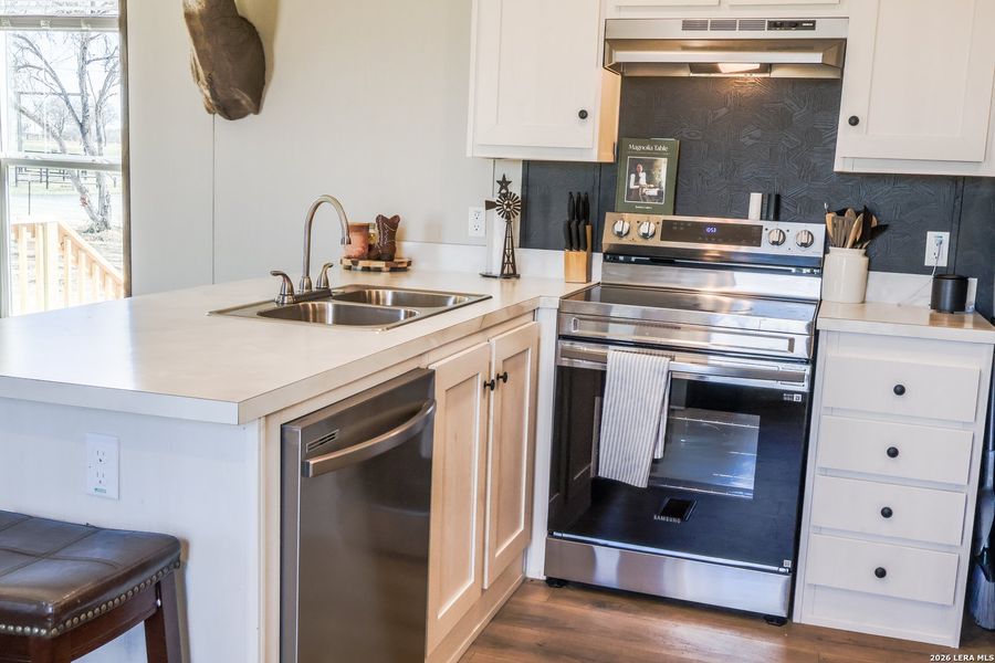 Furnished interior view inside a new home in , La Vernia (Image 10).