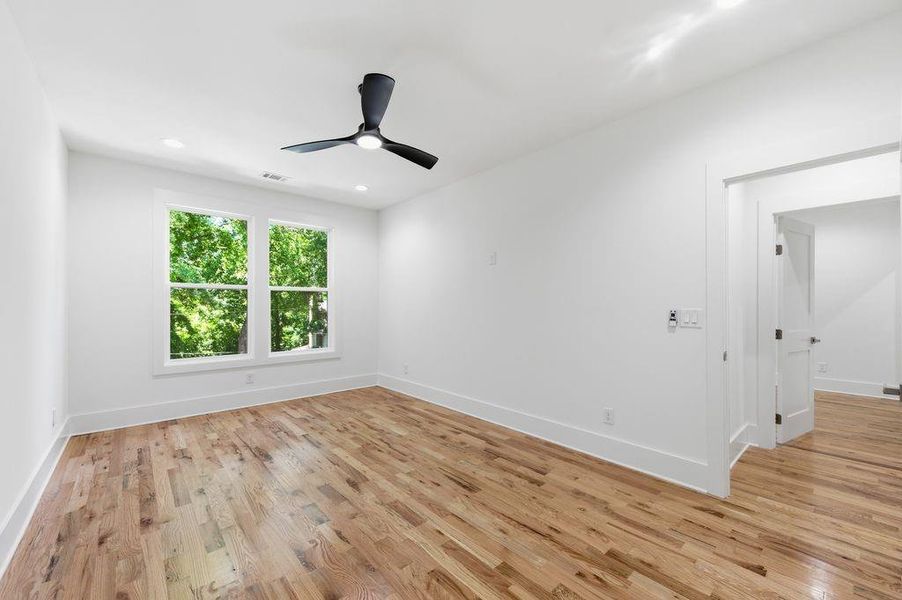 Spacious, unfurnished interior of a new home in , Atlanta (Image 41).