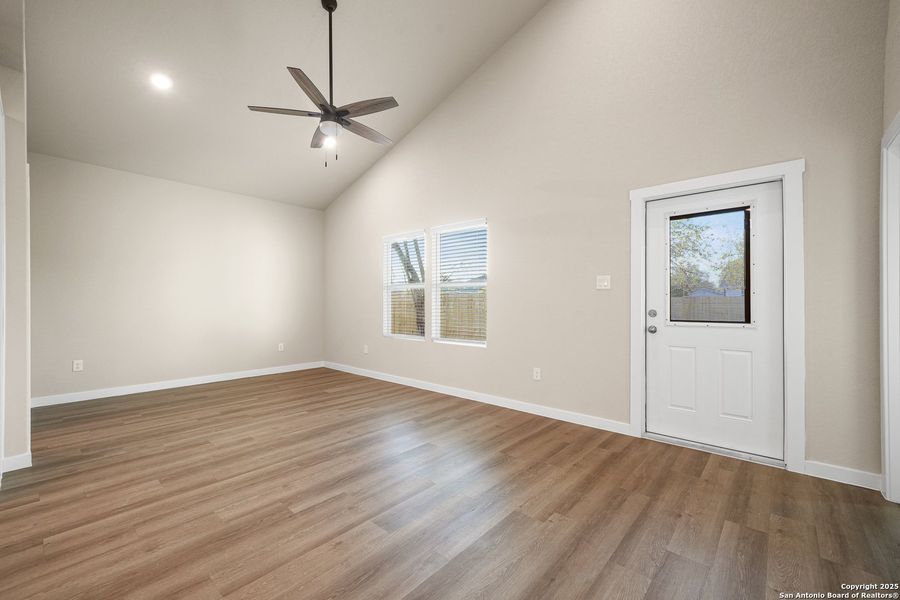 Spacious, unfurnished interior of a new home in , San Antonio (Image 14).